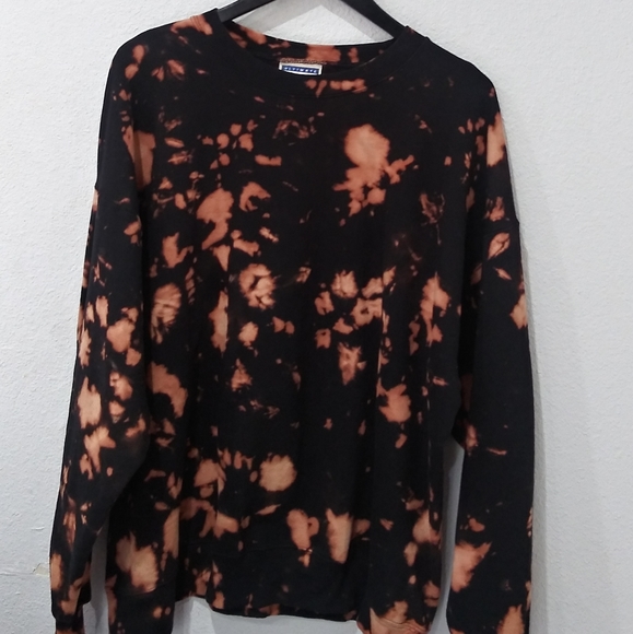 Oversized Sweatshirt - Picture 2 of 5